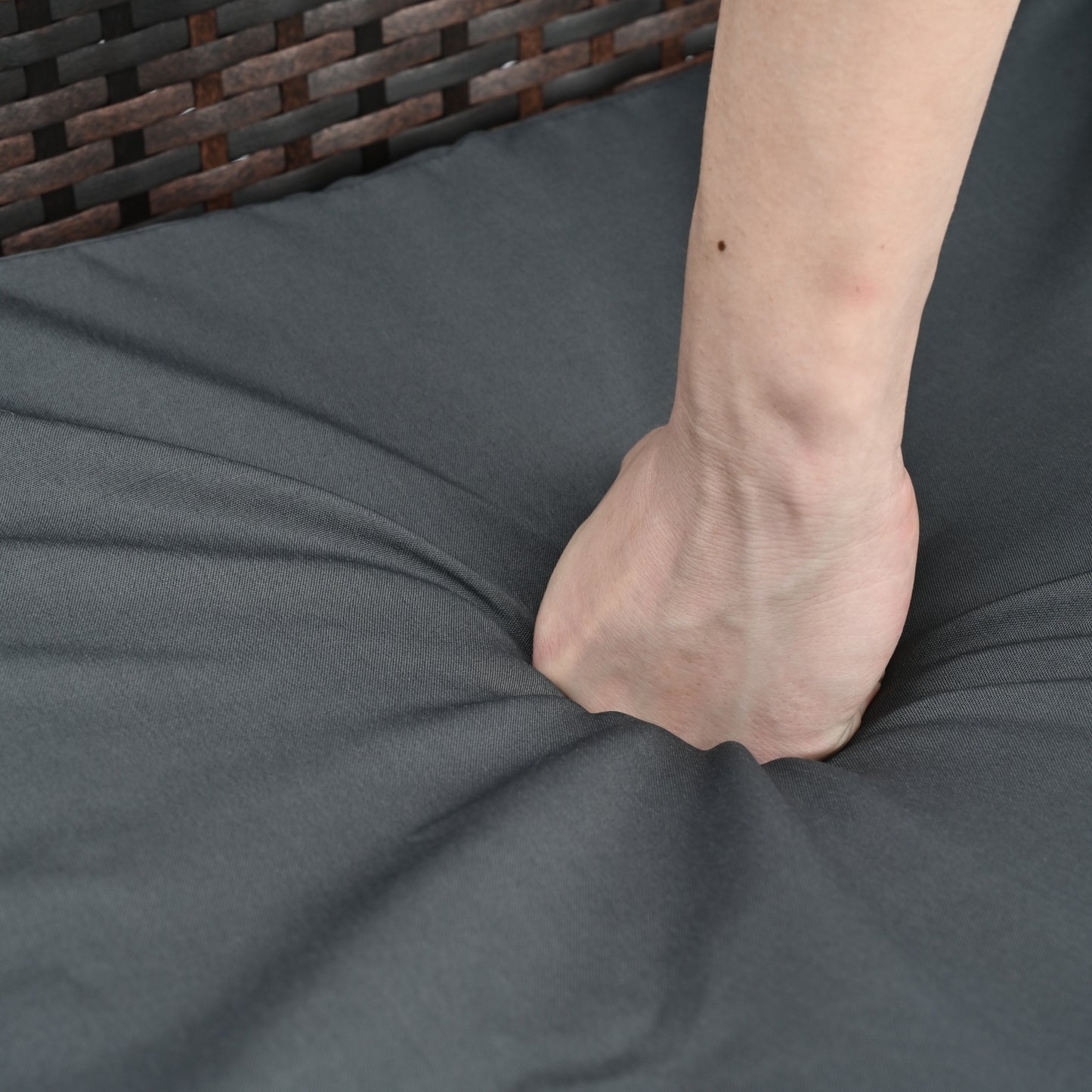 Divano da Esterno 4 Posti in Rattan Sintetico Elegante, Resistente e Impermeabile