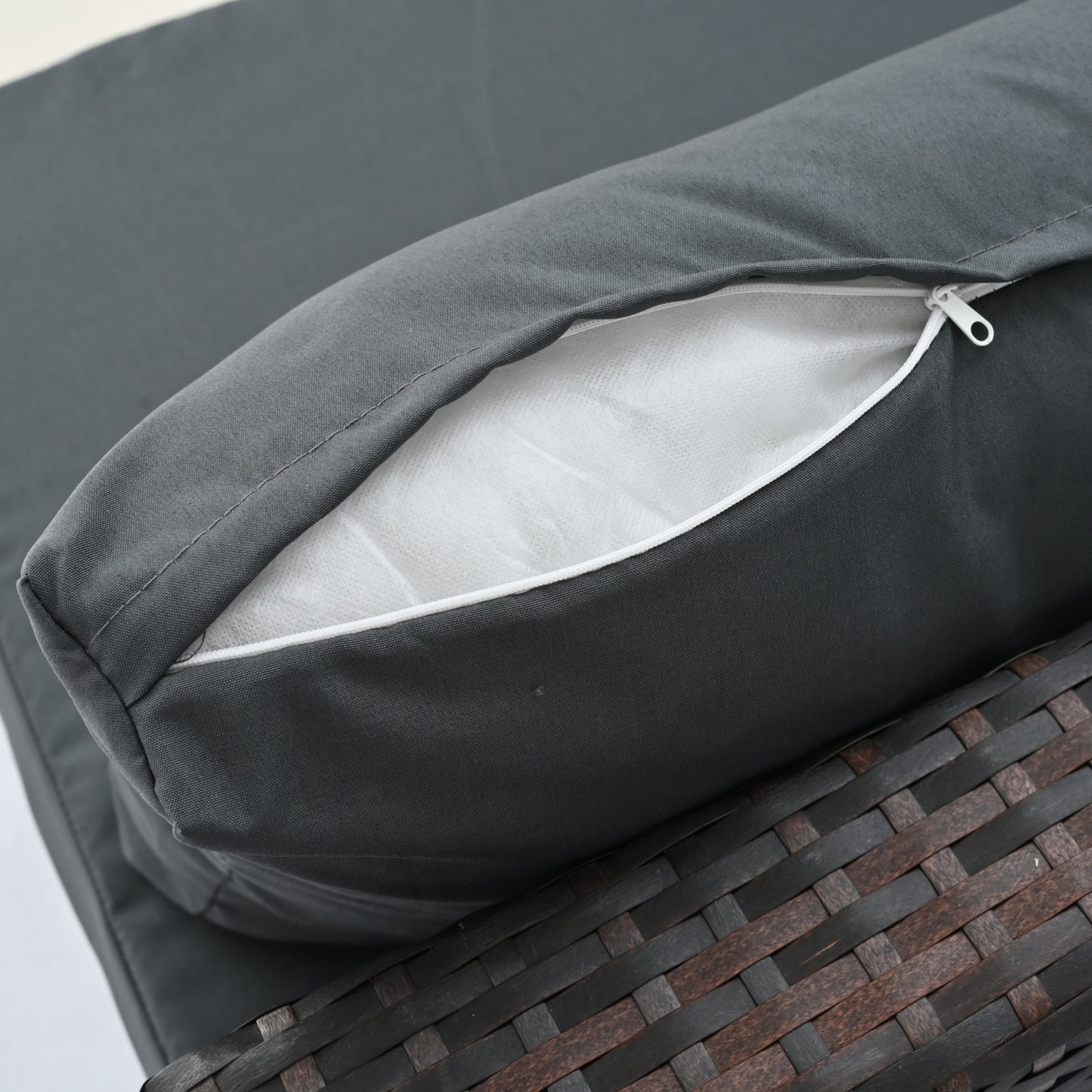 Divano da Esterno 4 Posti in Rattan Sintetico Elegante, Resistente e Impermeabile